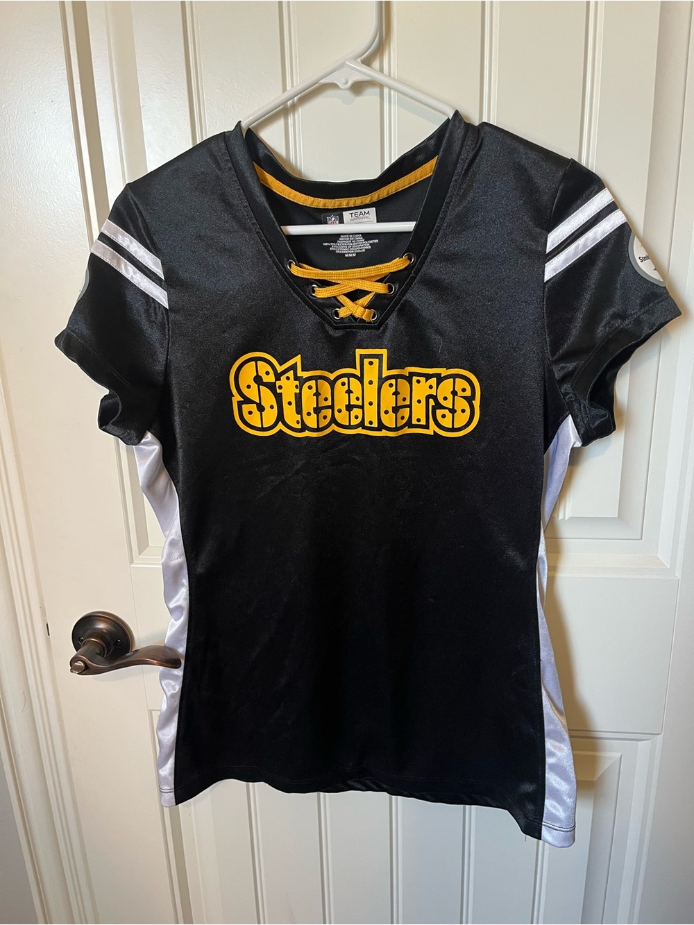 NFL Women’s Steelers Black and Gold  Apparel Top